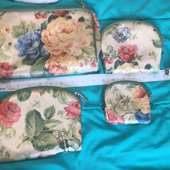 NWOT Cosmetic Bag Set - Picture 8 of 9